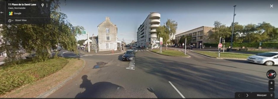 UN CARREFOUR-street view