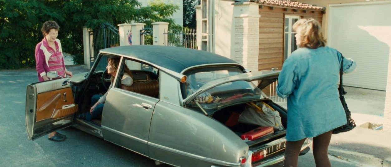 Une virée en DS pour changer de vie : Thelma, Louise et Chantal de Benoît Pétré