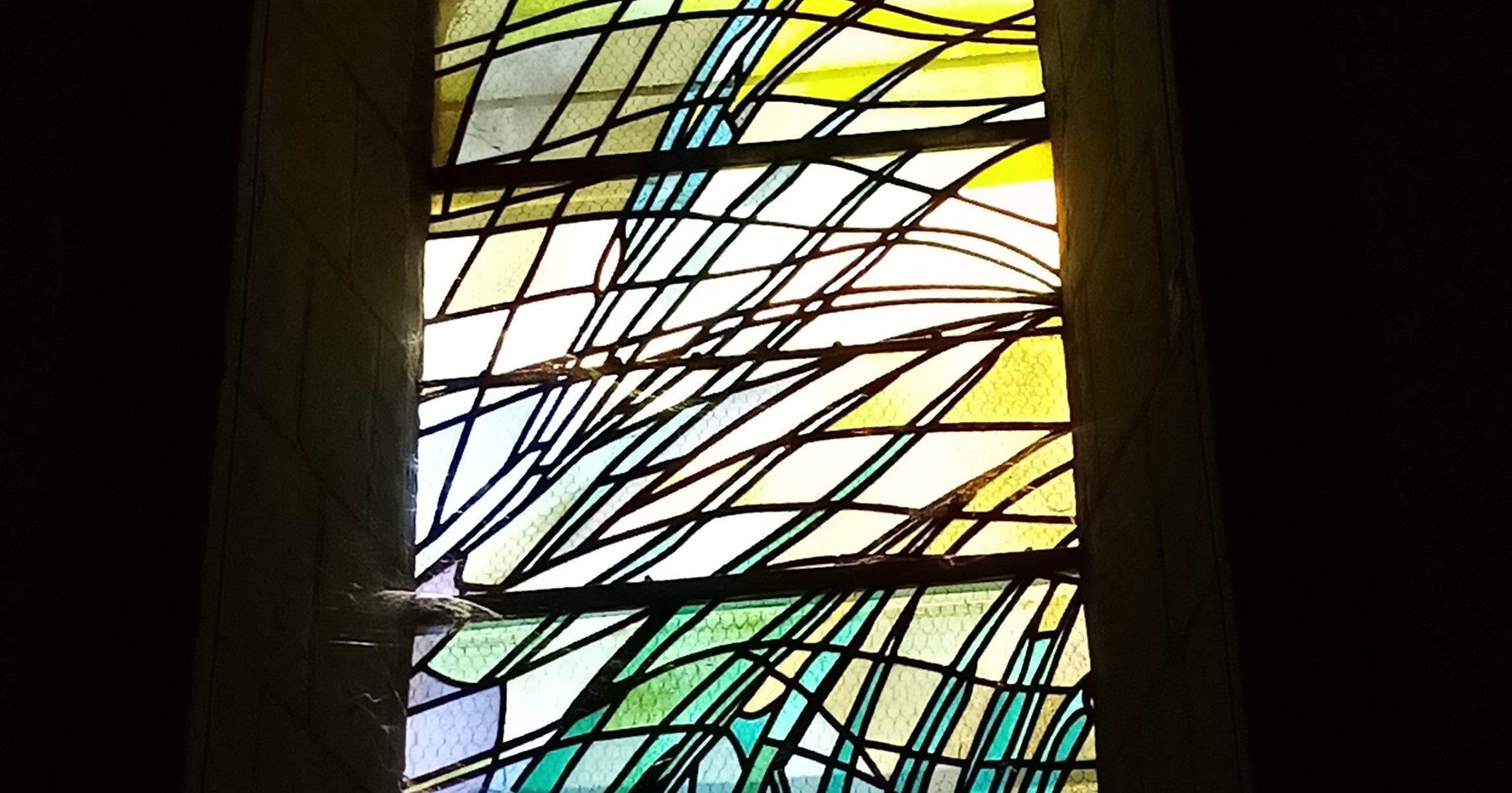 Solesmes : les vitraux de Maria del Carmen du Pontavice